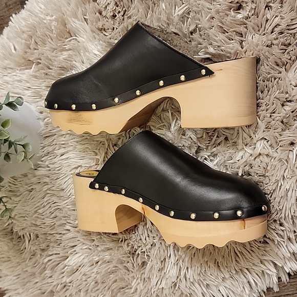 Aerosols | FURY | Black Leather Faux Fur Lined Clogs - Picture 11 of 14